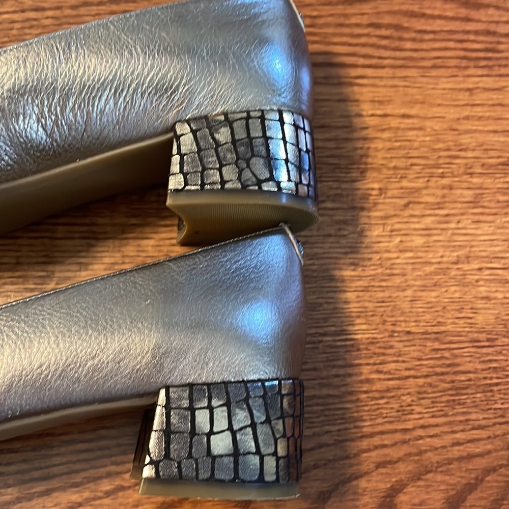 Anne Klein FLEX metallic AKKIMBRE low heel pump genuine leather snake heel 8.5M - Picture 10 of 15